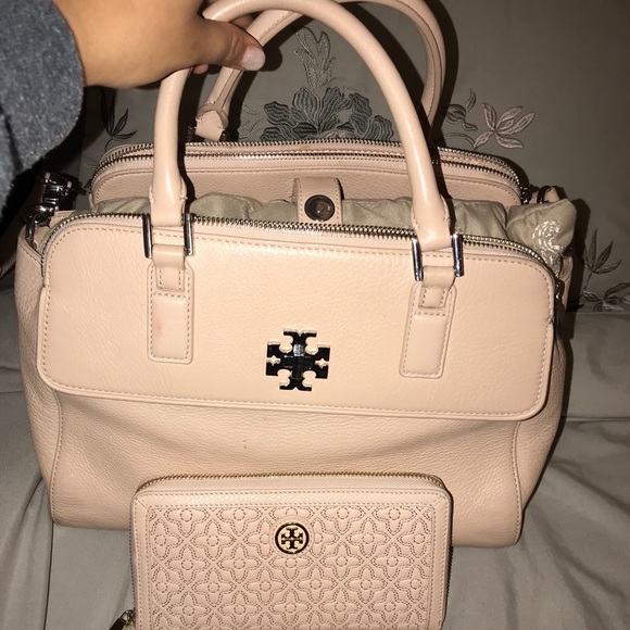 Tory Burch big light pink purse - Picture 2 of 5